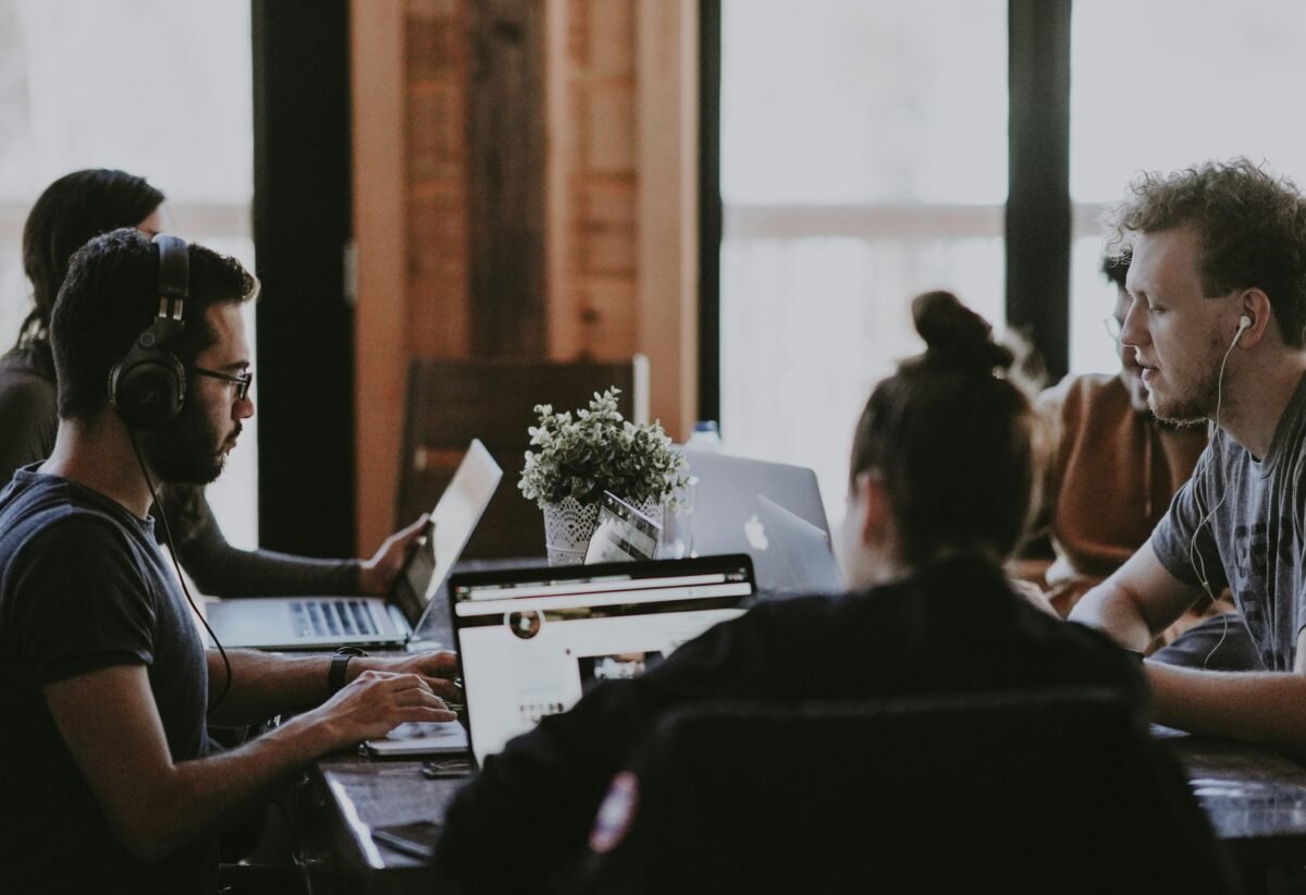 Small Team Performance Examples Maximizing Team Performance - Invidiata Magazine